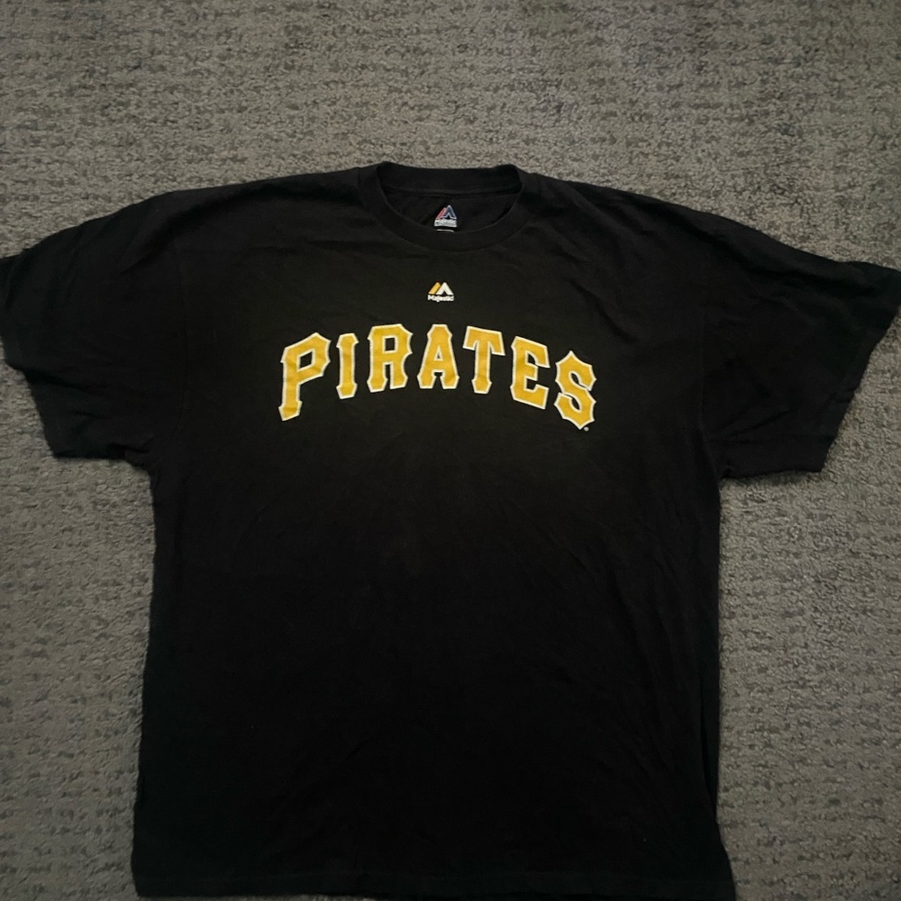 Men’s Pirates T-shirt
